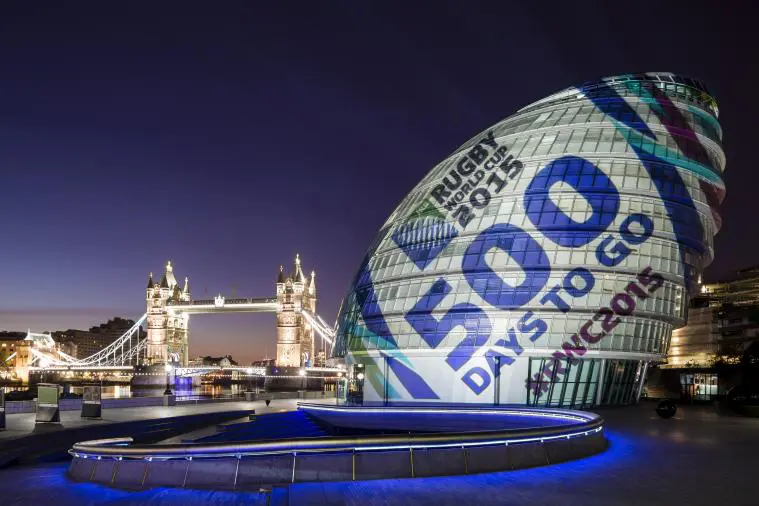LONDON CITY HALL BUILDING PROJECTION