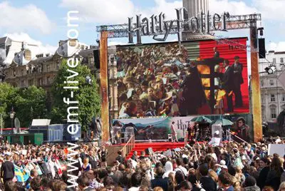 Flame effects Trafalgar Square for Harry Potter and the Deathly Hallows