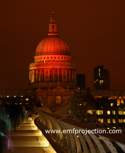 St Pauls was turned red for the evening to mark World Aids Day